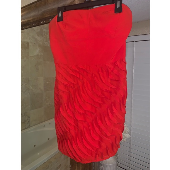 Red ruffled sweet heart cut mini dress - Picture 1 of 3